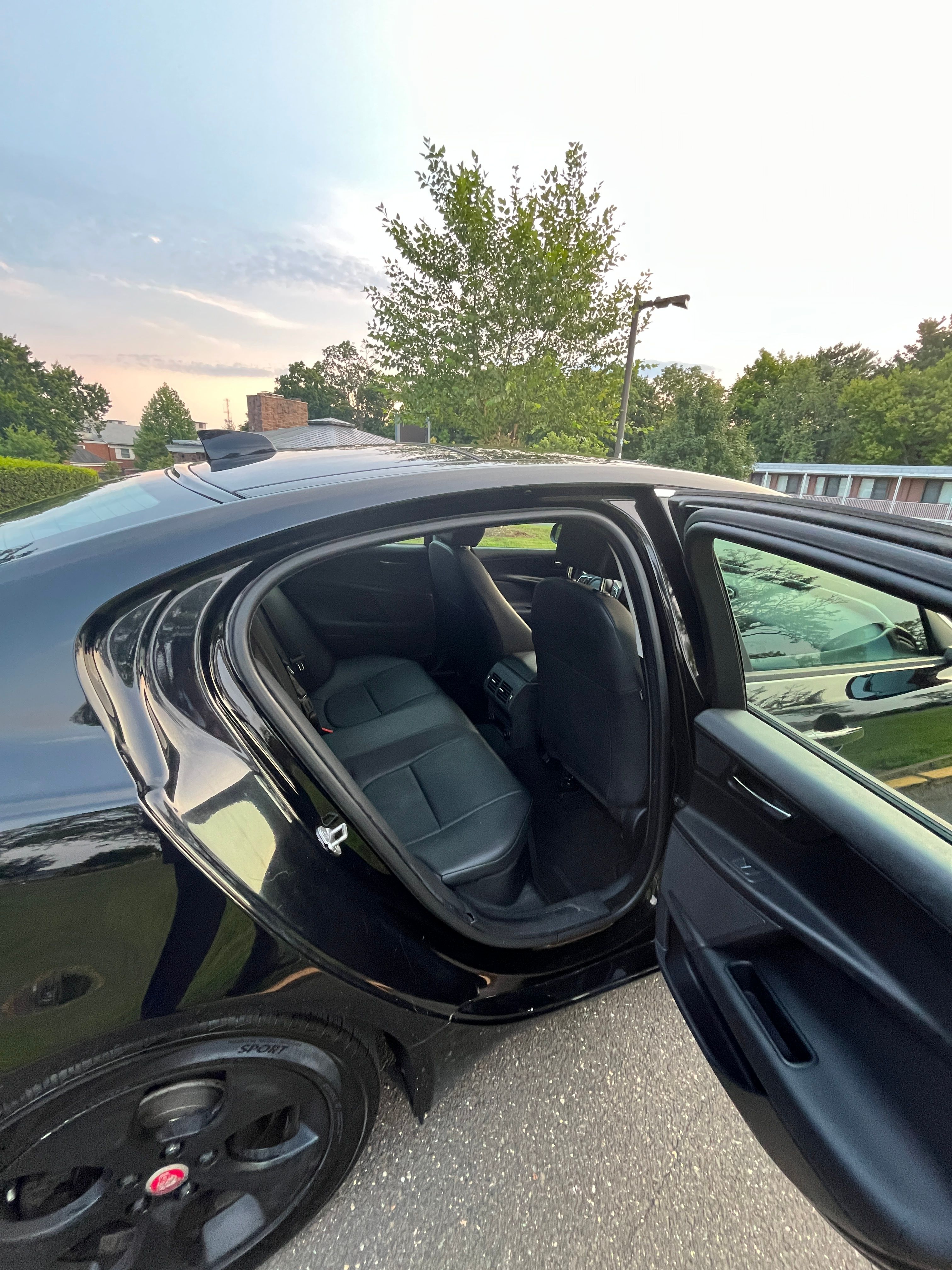 Used 2018 Jaguar XE RWD image 14