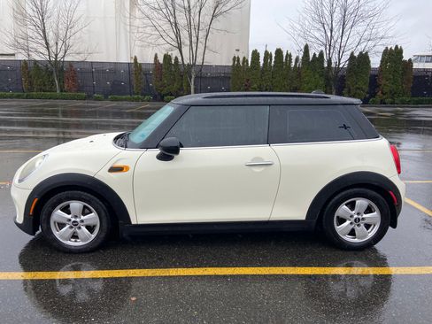 Used 2016 MINI Cooper 2-Door Hardtop image 4