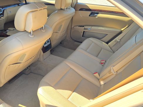 Used 2010 Mercedes-Benz S 400 image 6
