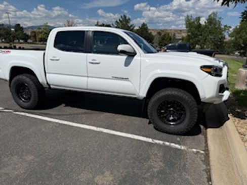 Used 2023 Toyota Tacoma 4x4 Double Cab image 4