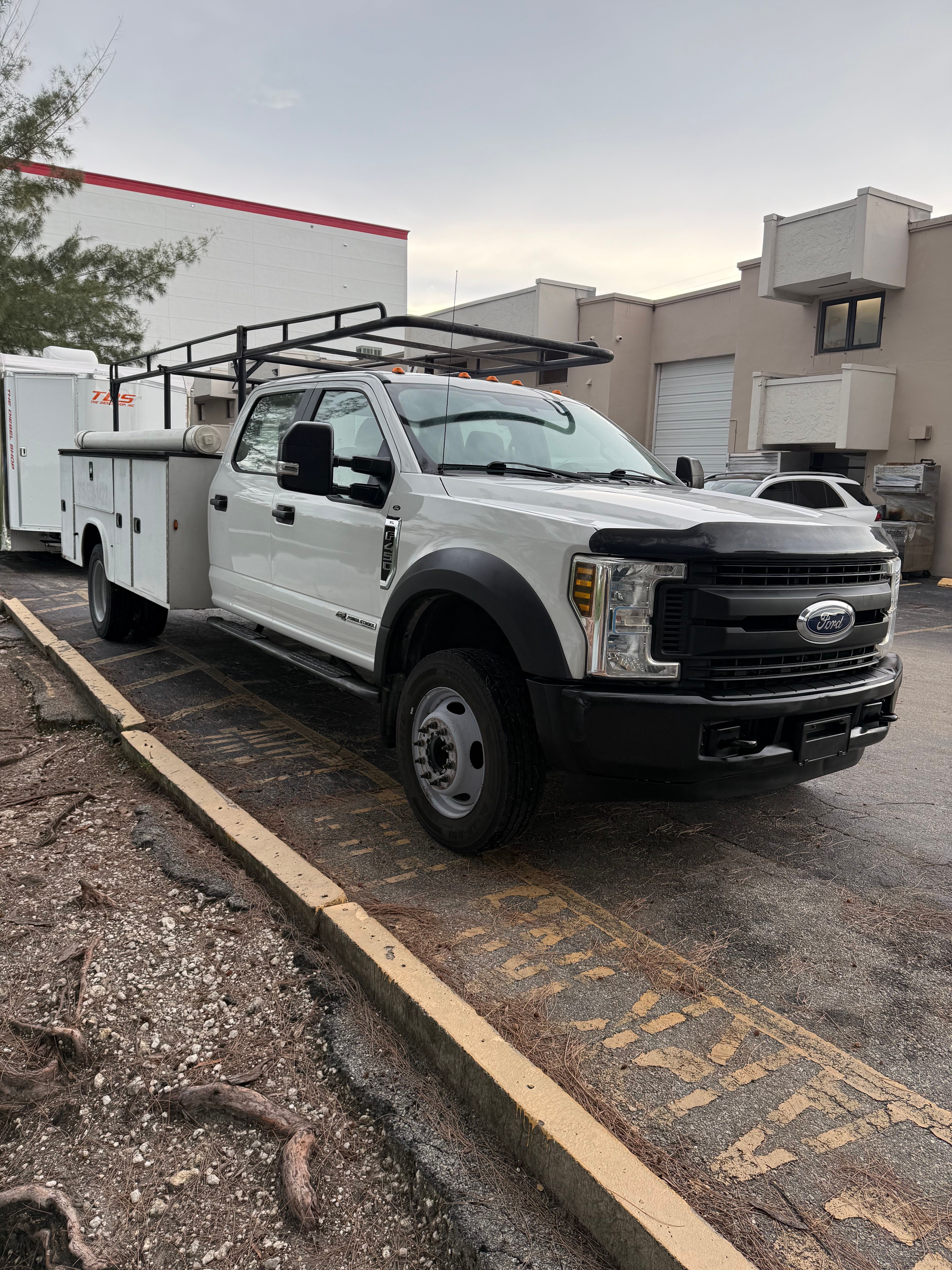 Used 2018 Ford F450 XL w/ Power Equipment Group RWD image 2