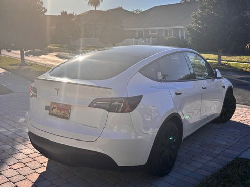 Used 2021 Tesla Model Y Long Range image 4