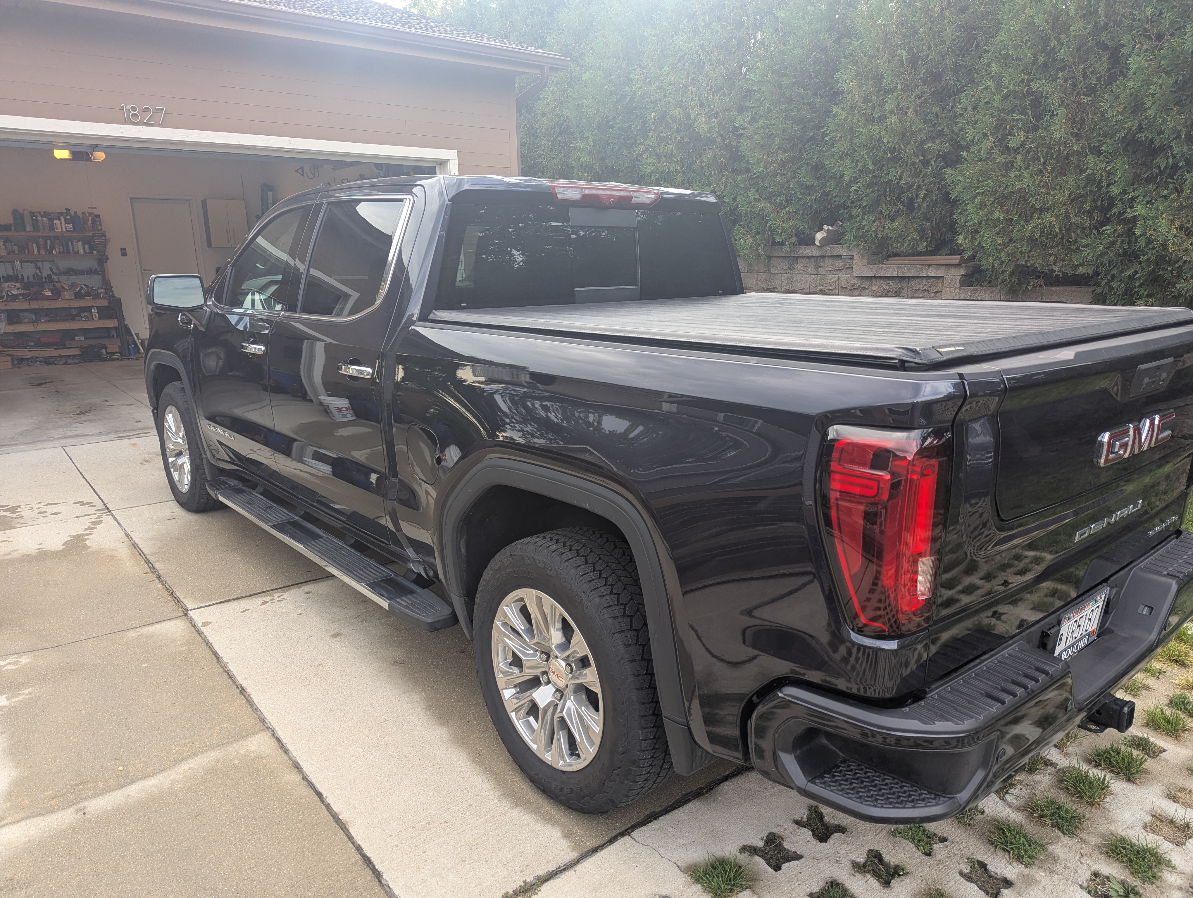 Used 2025 GMC Sierra 1500 Denali w/ Technology Package AWD/4WD image 6