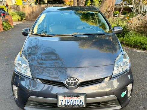 Used 2015 Toyota Prius Prime Advanced image 10