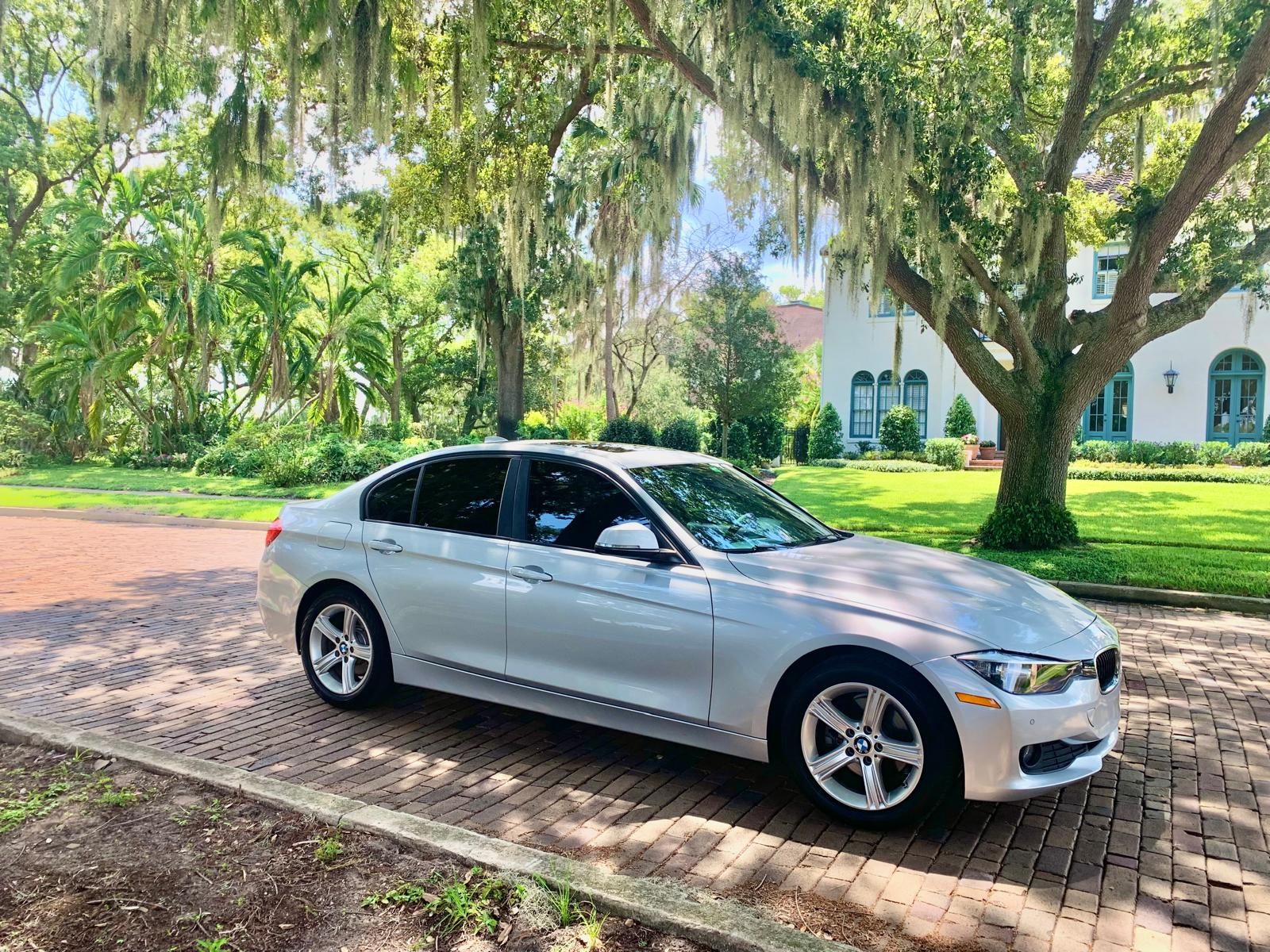 Used 2015 BMW 320i Sedan RWD image 1