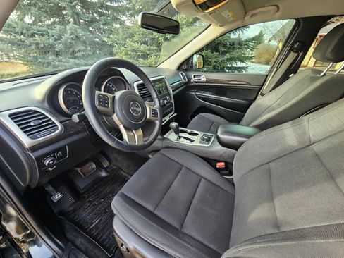 Used 2013 Jeep Grand Cherokee Laredo w/ Laredo E Group image 4