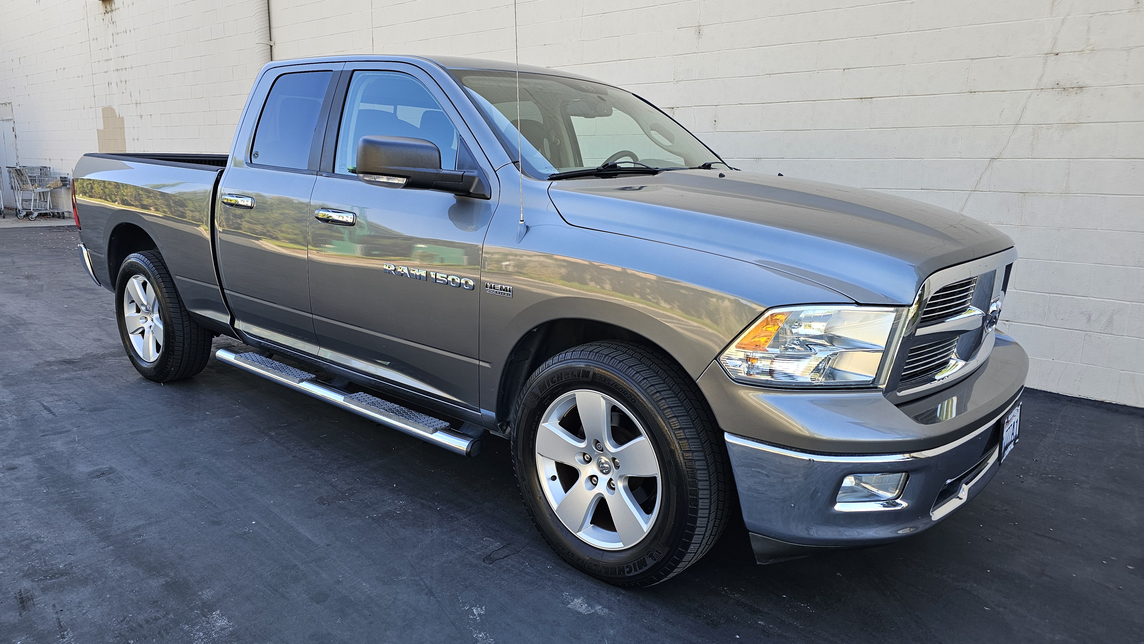 Used 2011 RAM 1500 Big Horn RWD image 2