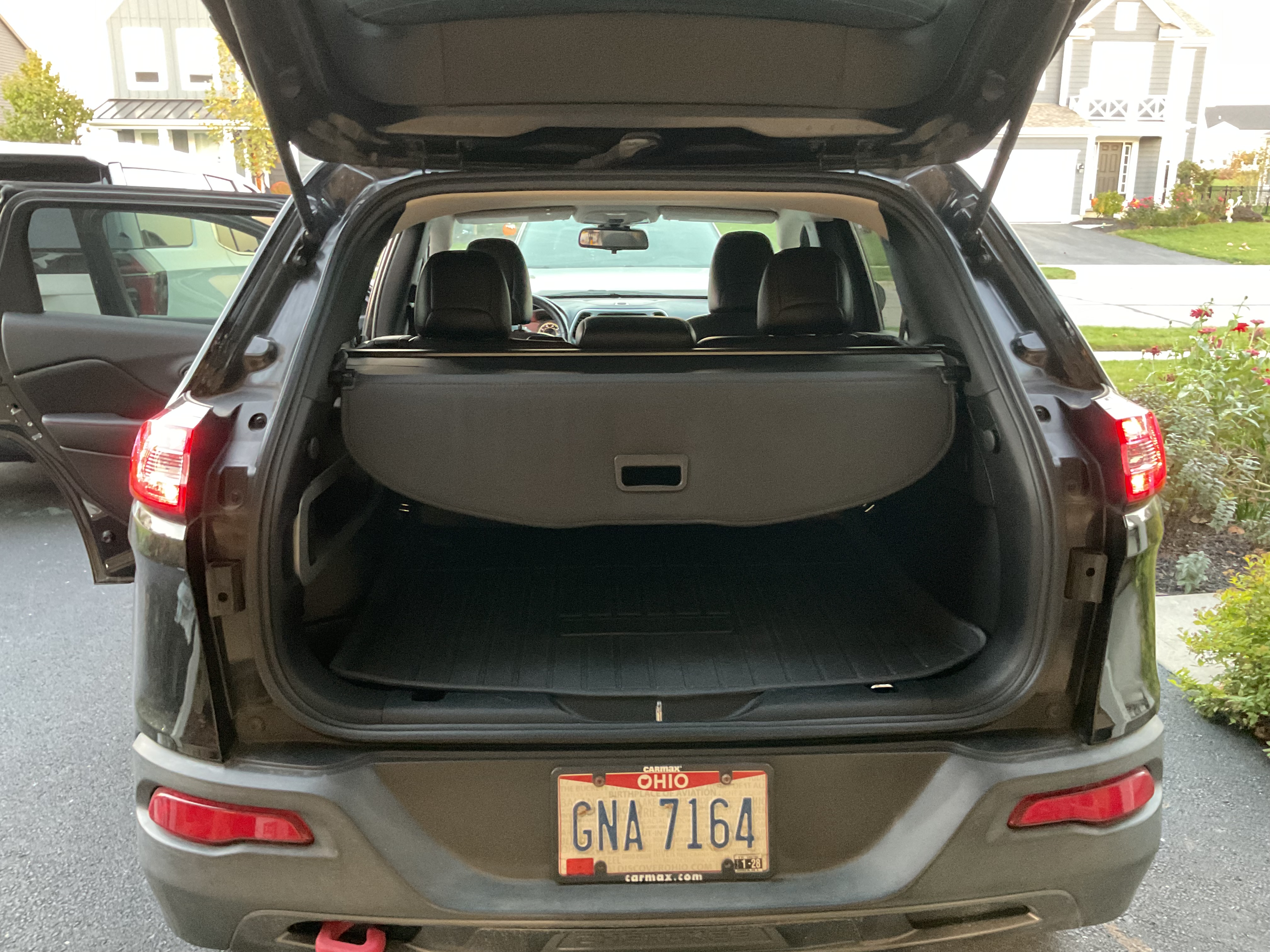 Used 2015 Jeep Cherokee Trailhawk w/ Cold Weather Group AWD/4WD image 6