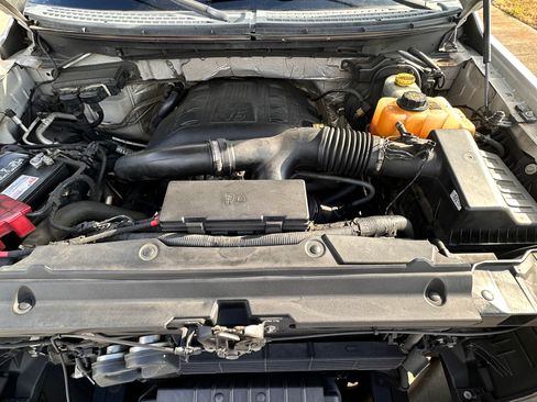 Used 2013 Ford F150 XLT w/ XLT Chrome Pkg image 8