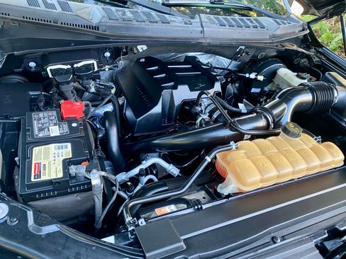 Used 2016 Ford F150 XLT w/ Equipment Group 302A Luxury image 2