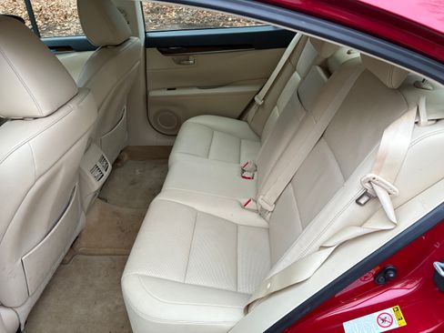 Used 2015 Lexus ES 350 w/ Luxury Package image 8