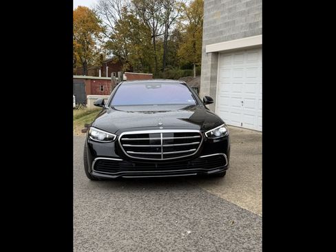 Used 2021 Mercedes-Benz S 580 S 580 4MATIC Sedan 4D image 2
