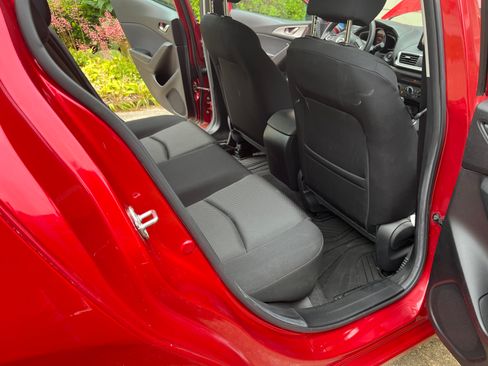 Used 2017 MAZDA MAZDA3 Sport FWD image 16