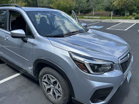 Used 2021 Subaru Forester Premium AWD/4WD image 12