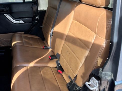 Used 2011 Jeep Wrangler Unlimited Rubicon w/ Trailer Tow Group image 15