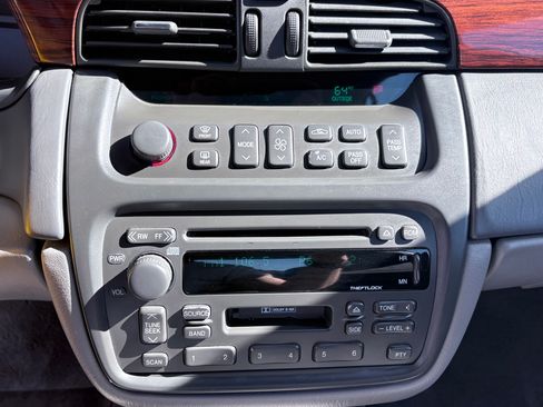 Used 2003 Cadillac De Ville Sedan image 10