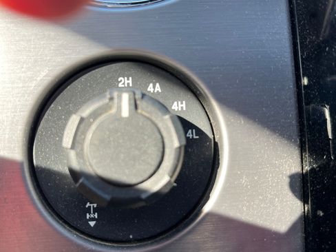 Used 2014 Ford F150 Limited image 9