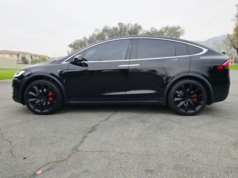 Used 2021 Tesla Model X Performance image 9