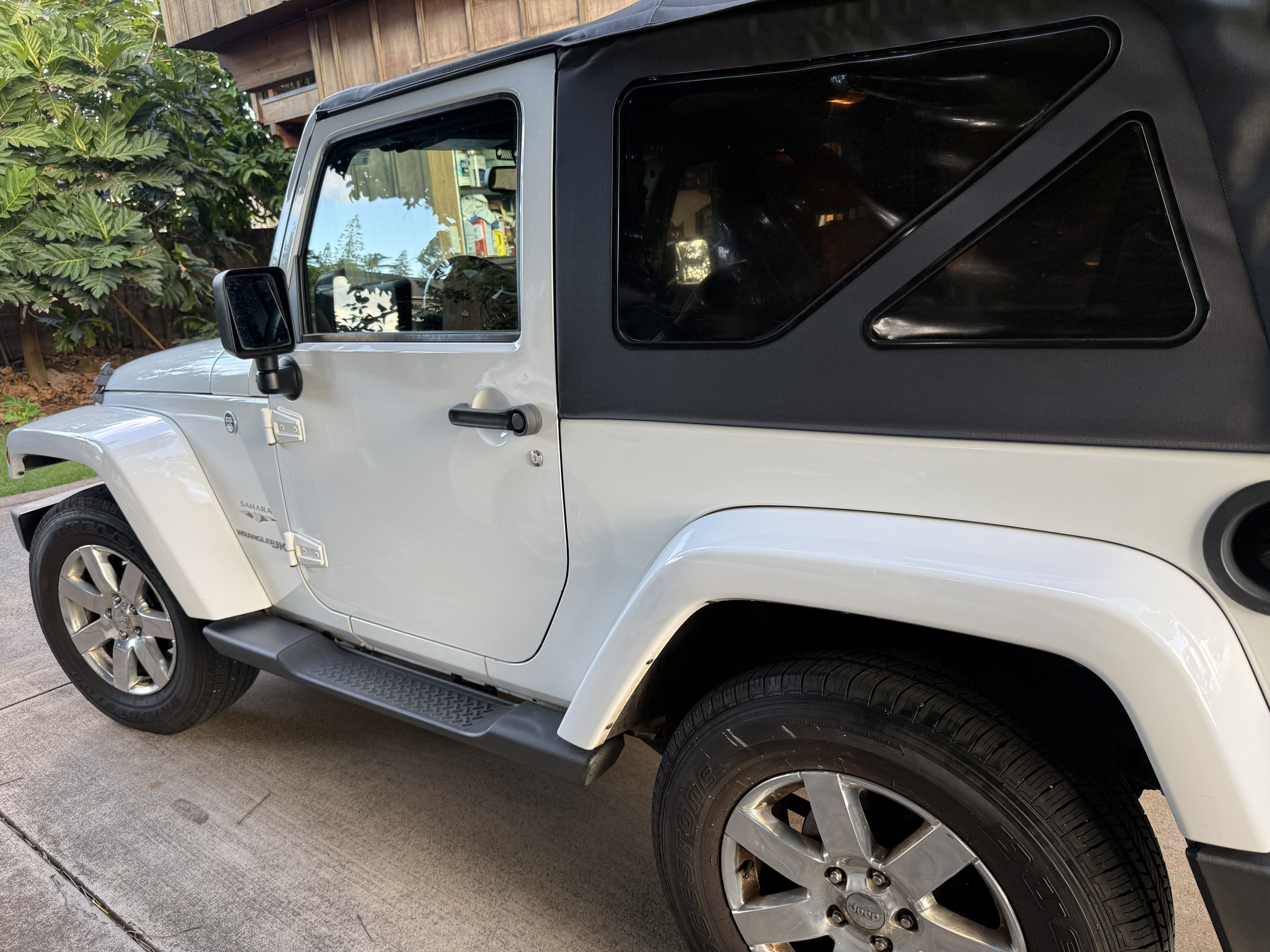 Used 2018 Jeep Wrangler Sahara w/ Dual Top Group AWD/4WD image 8