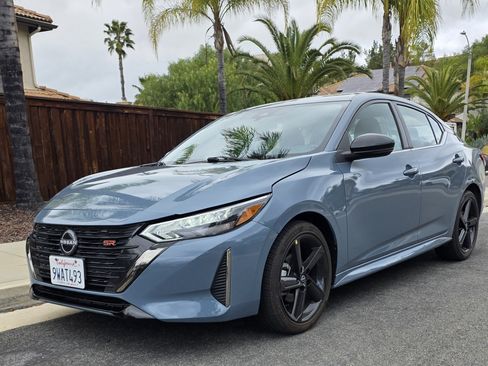 Used 2024 Nissan Sentra SR image 1