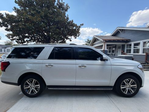 Used 2022 Ford Expedition Max Limited RWD image 4