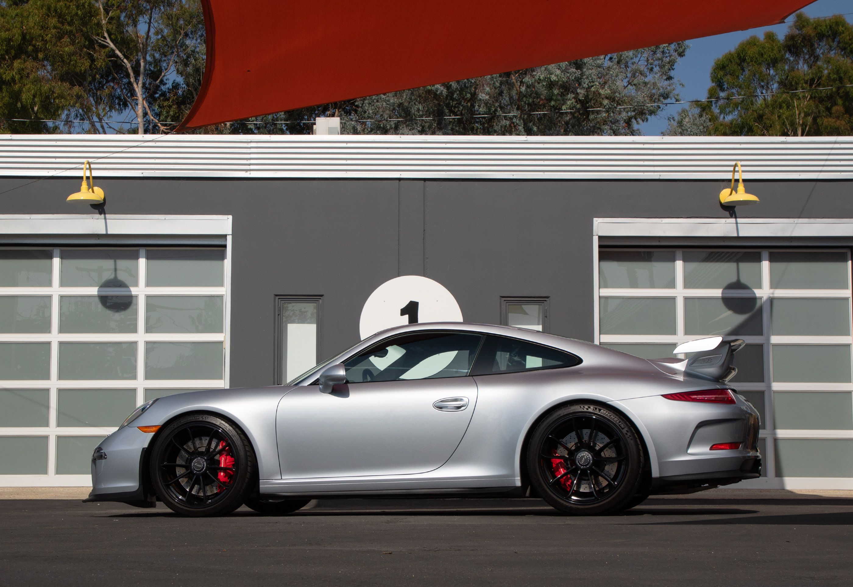 Used 2015 Porsche 911 GT3 RWD image 6