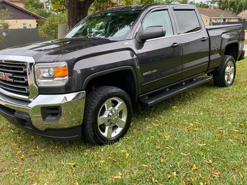 Used 2016 GMC Sierra 2500 SLE w/ SLE Convenience Package image 9