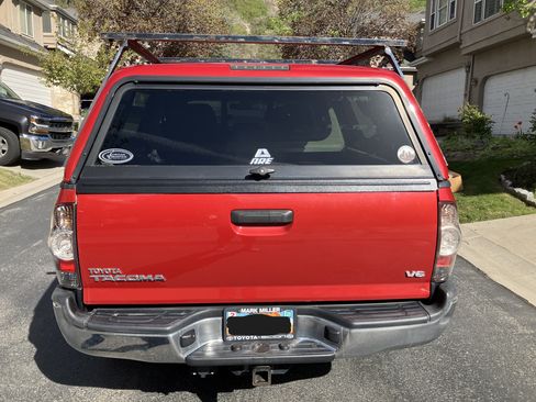 Used 2013 Toyota Tacoma 4x4 Double Cab w/ TRD Off-Road Pkg image 5