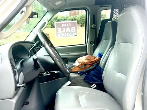 Used 2006 Ford E-150 and Econoline 150 image 8