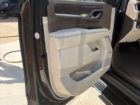 Used 2021 GMC Yukon Denali w/ Denali Ultimate Package image 11