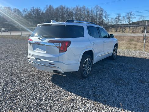 Used 2021 GMC Acadia Denali w/ Denali Technology Package image 4