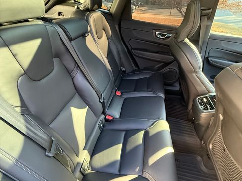 Used 2024 Volvo XC60 B5 Ultimate w/ Protection Package Premier image 21