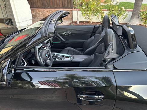 Used 2020 BMW Z4 sDrive30i w/ M Sport Package image 9