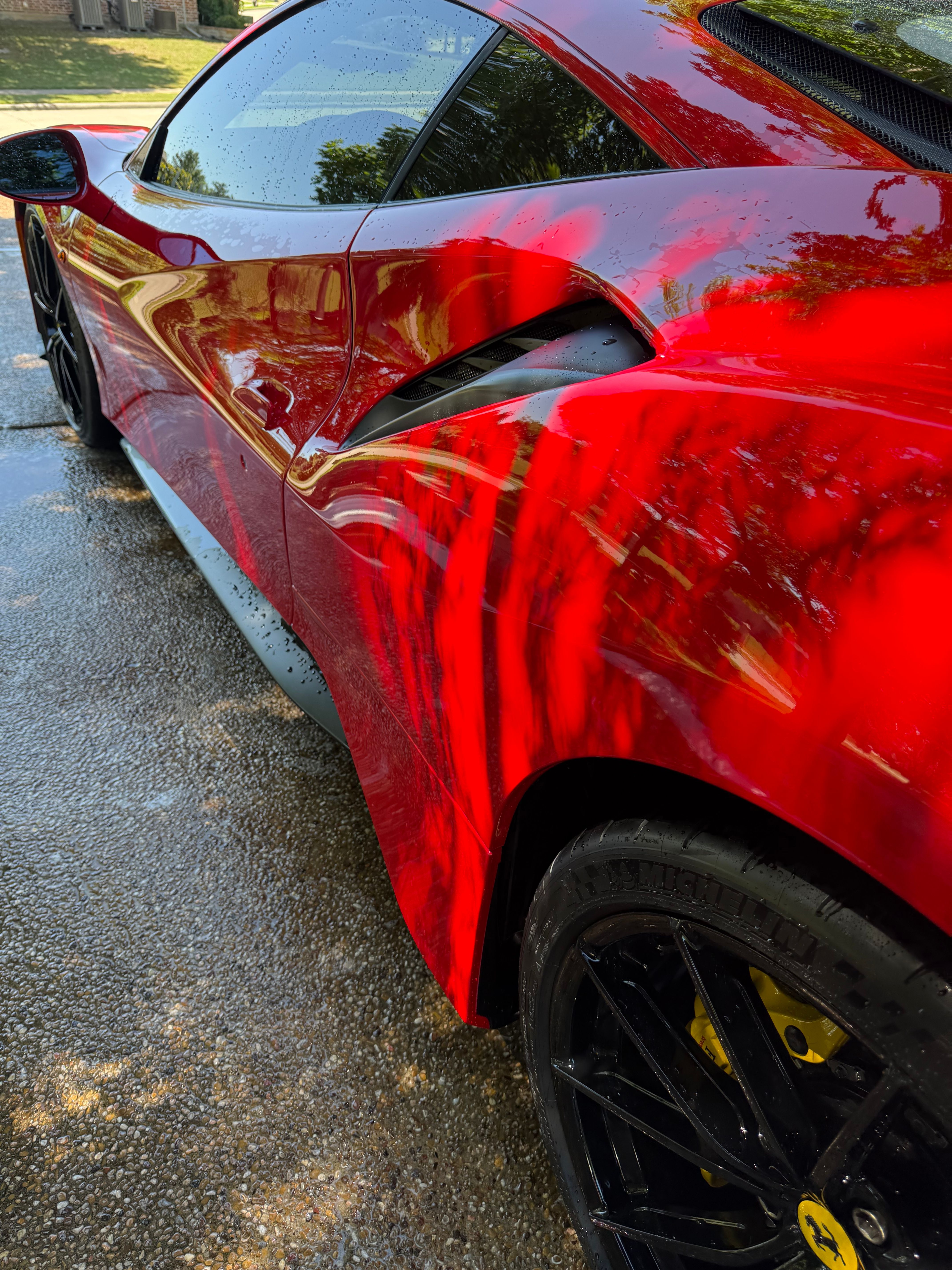 Used 2020 Ferrari 488 Pista Coupe RWD image 18