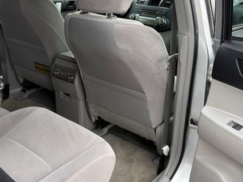 Used 2010 Toyota Highlander 4WD image 8