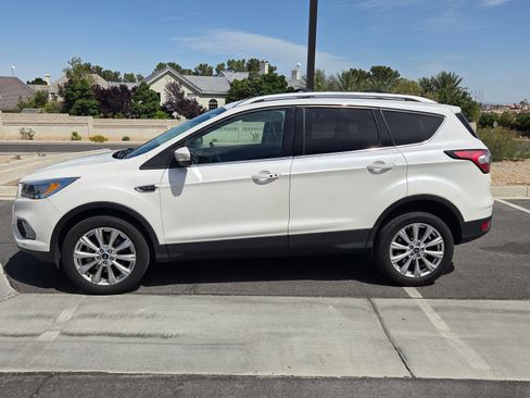 Used 2018 Ford Escape Titanium w/ Ford Safe & Smart Package AWD/4WD image 11