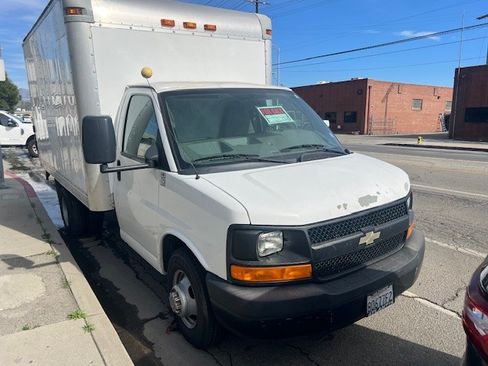 Used 2012 Chevrolet Express 3500 image 5