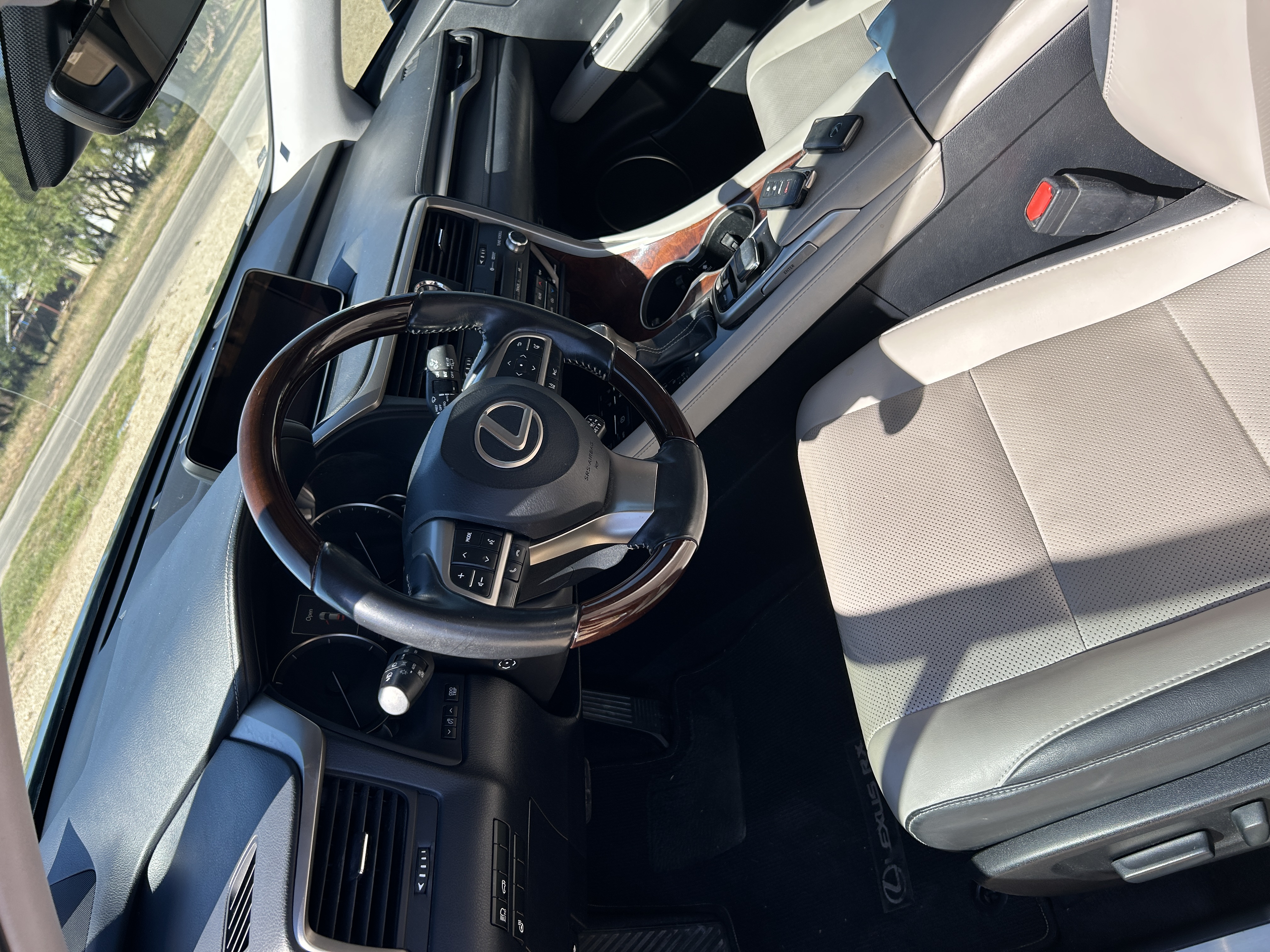 Used 2018 Lexus RX 350L FWD image 19