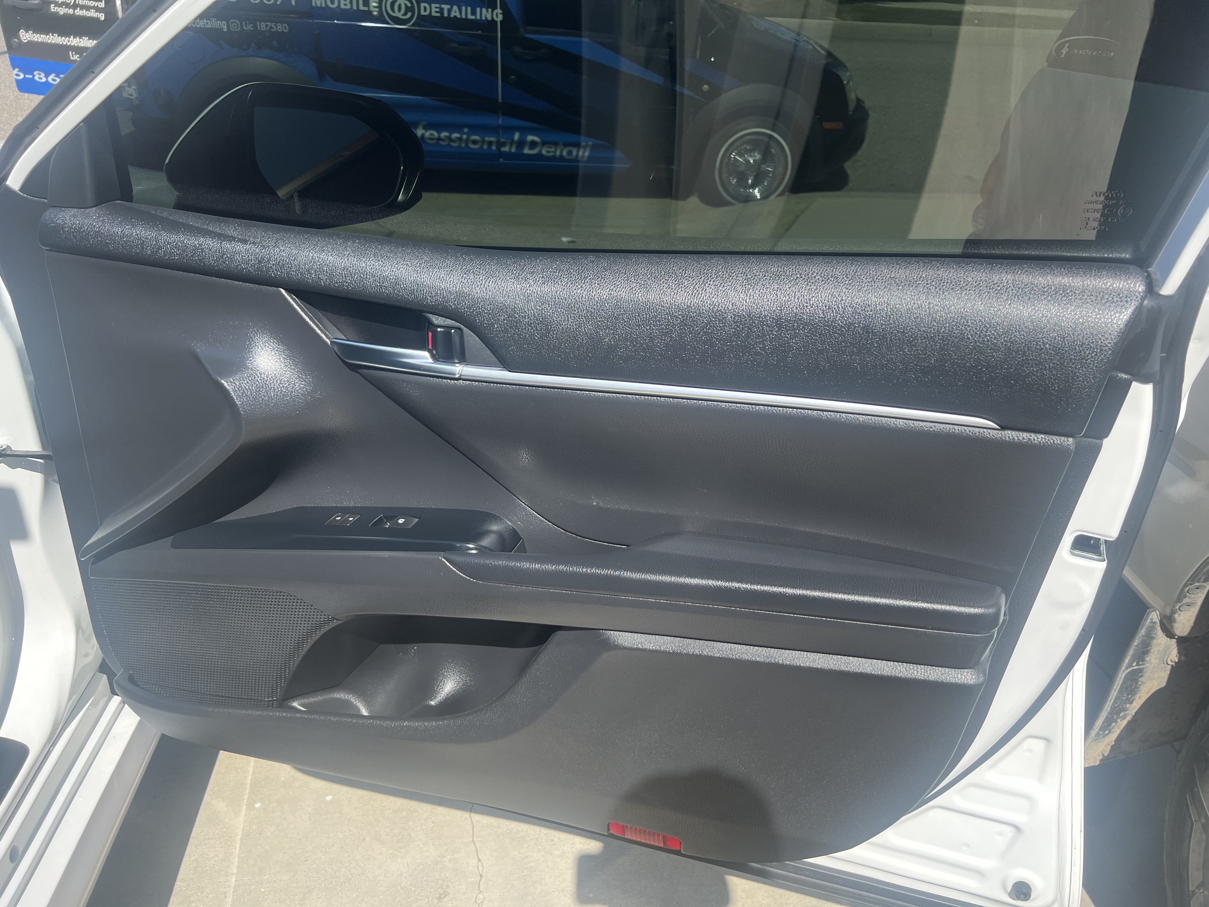 Used 2020 Toyota Camry LE w/ Carpet Mat Package FWD image 13