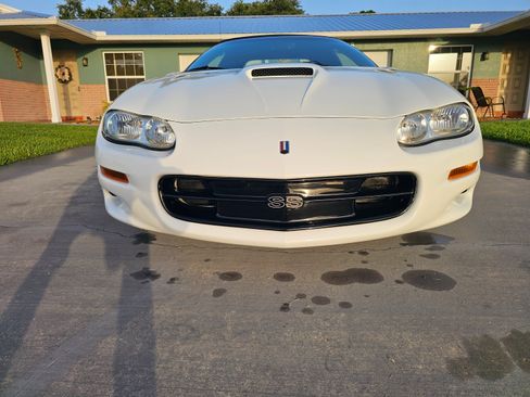 Used 2002 Chevrolet Camaro Z28 w/ SS Performance/Appearance Pkg RWD image 5