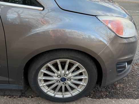 Used 2013 Ford C-MAX SEL image 2