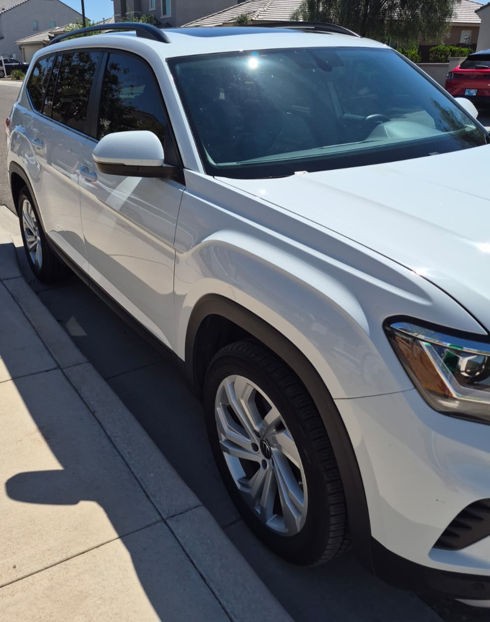 Used 2021 Volkswagen Atlas SE w/ Panoramic Sunroof Package FWD image 2