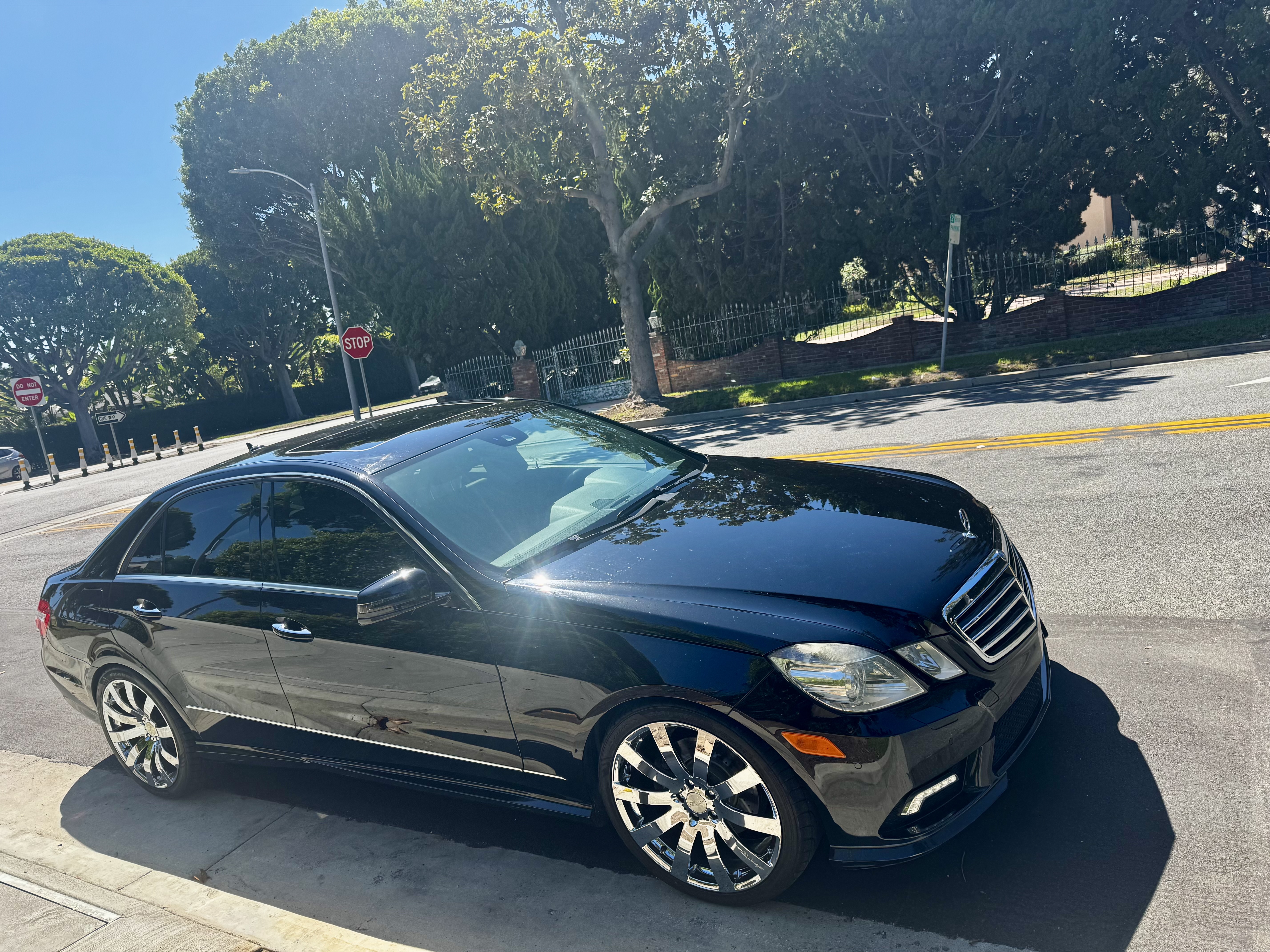 Used 2010 Mercedes-Benz E 350 Sedan image 15