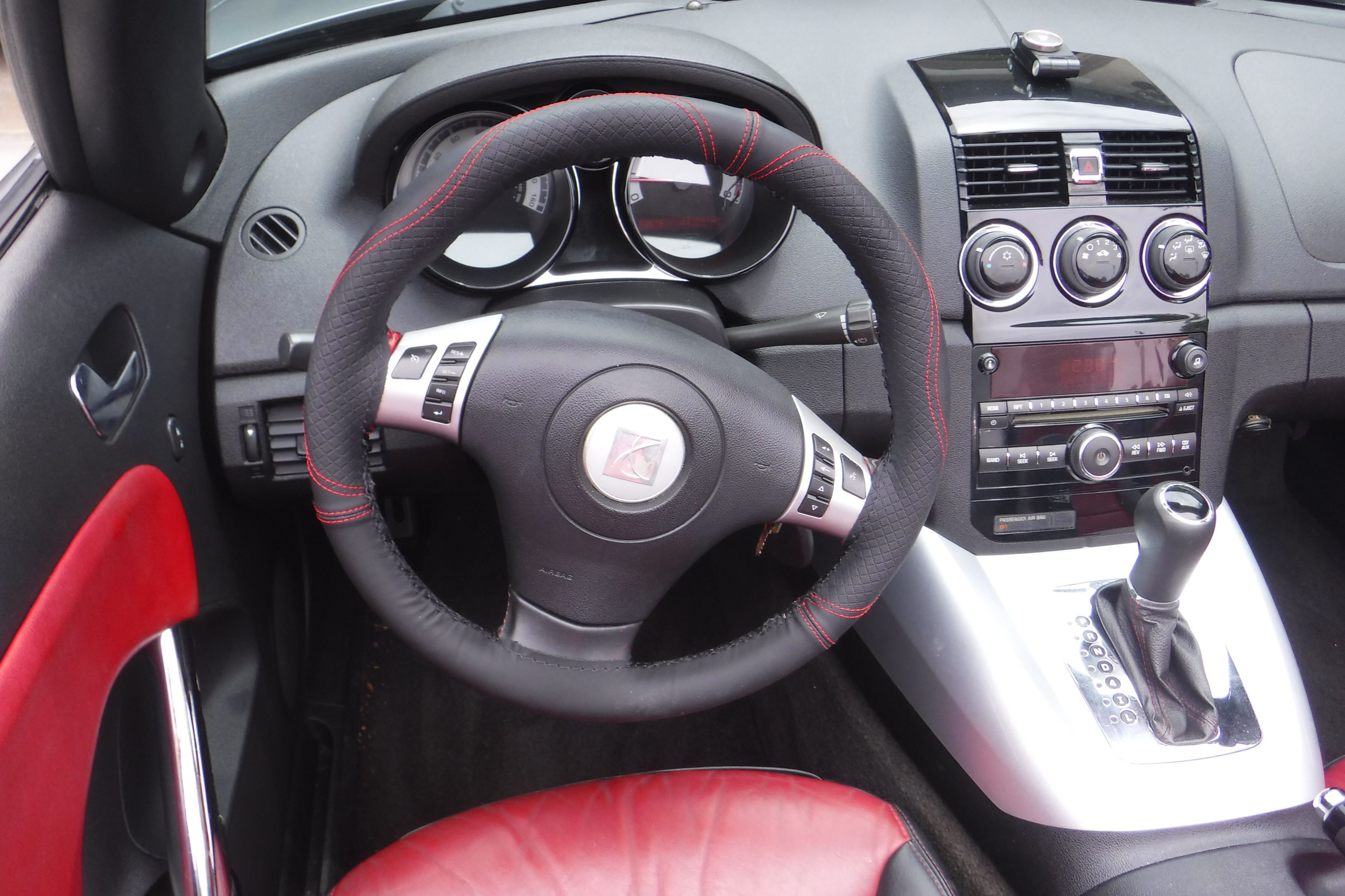 Used 2007 Saturn Sky Red Line RWD image 8