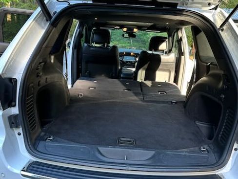 Used 2020 Jeep Grand Cherokee Limited image 13