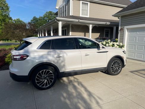 Used 2019 Lincoln Nautilus Reserve w/ Cargo Utility Package AWD/4WD image 8
