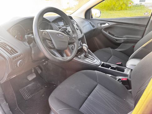 Used 2017 Ford Focus SE FWD image 5
