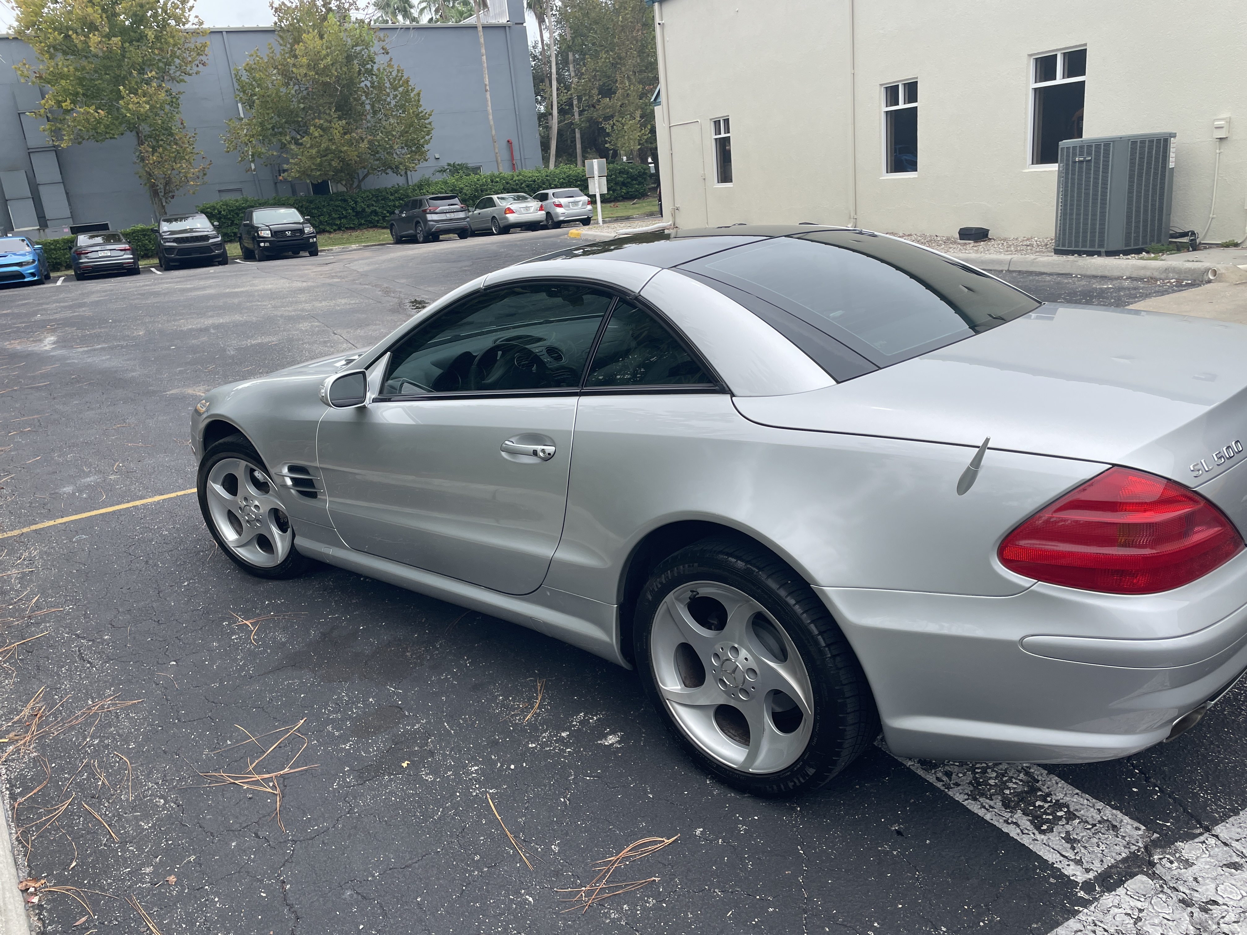 Used 2004 Mercedes-Benz SL 500 w/ AMG Sport Pkg image 4