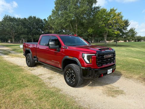 Used 2025 GMC Sierra 2500 AT4X image 13