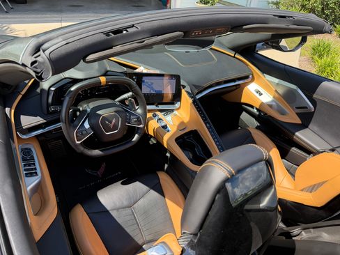 Used 2022 Chevrolet Corvette Stingray Preferred Conv w/ Z51 Performance Package RWD image 11